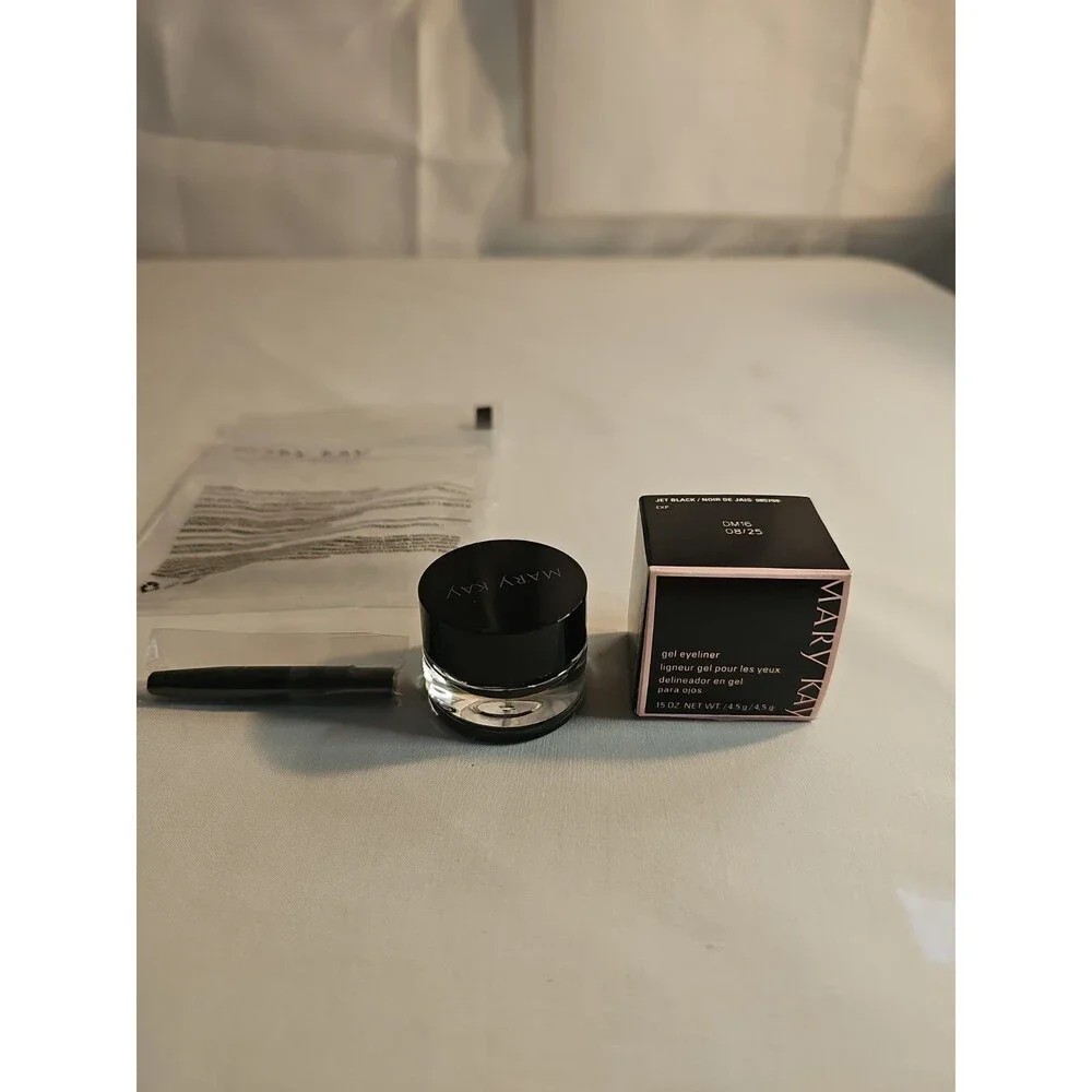 NIB Mary Kay Jet Black Gel Eyeliner W/Expandable Brush Applicator Past Stock
